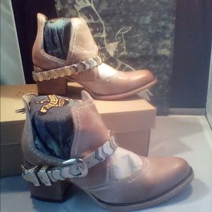 Freebird by Steven Blade Bootie size 8 New